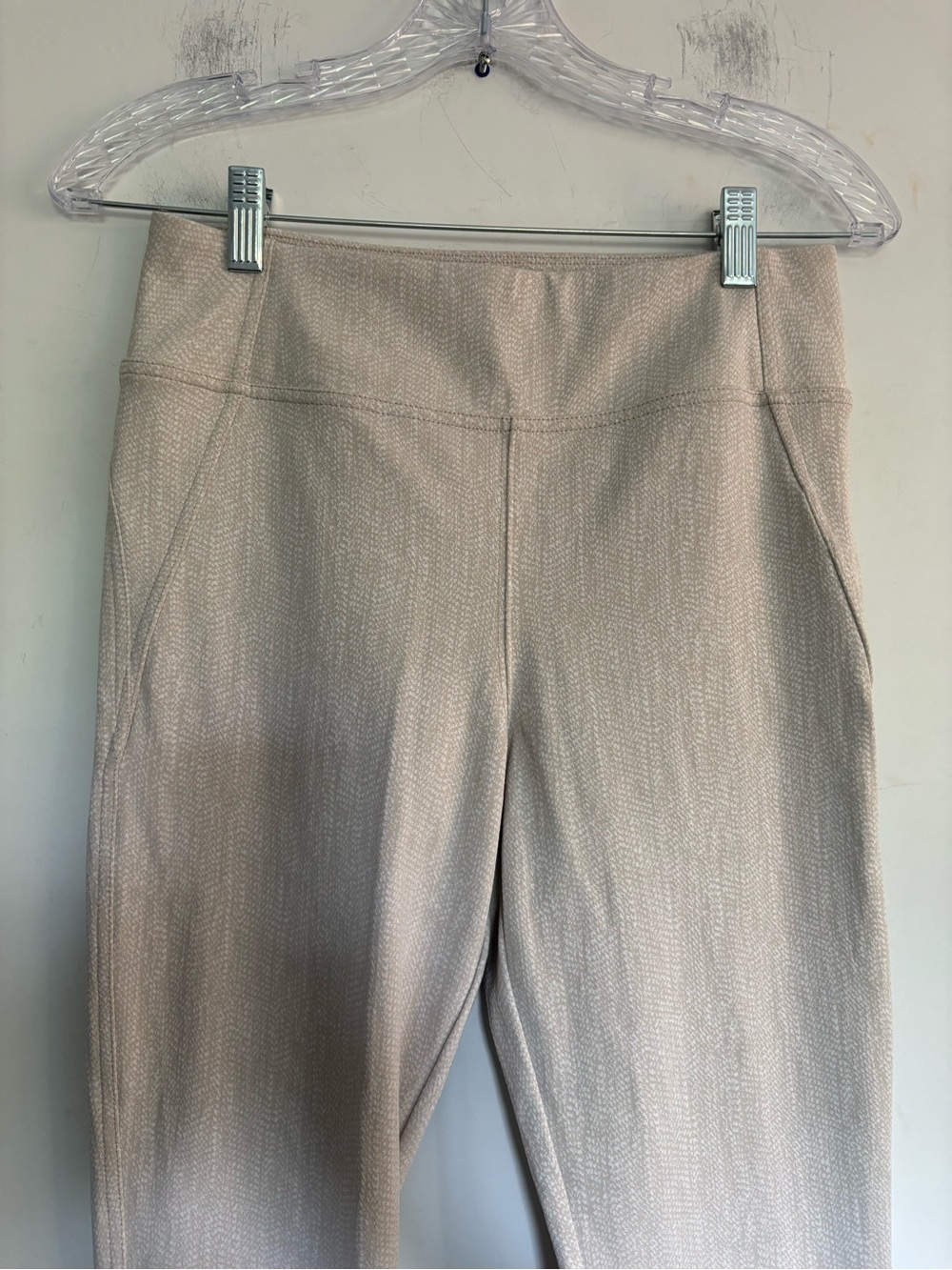 Athleta Textured Cream Pants with Zippered Ankles NWOT